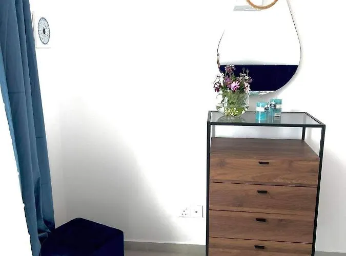 16 Fully Renovated Apartman *