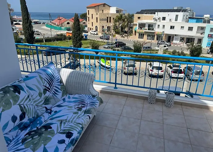 16 Fully Renovated Apartman